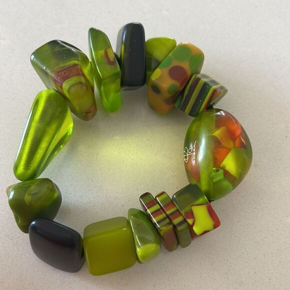 Another beautiful signed Sobral bracelet. This green is gorgeous. - Picture 3 of 4